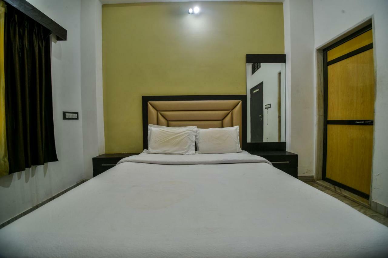 Hotel Vinayaka Nāthdwāra Екстериор снимка