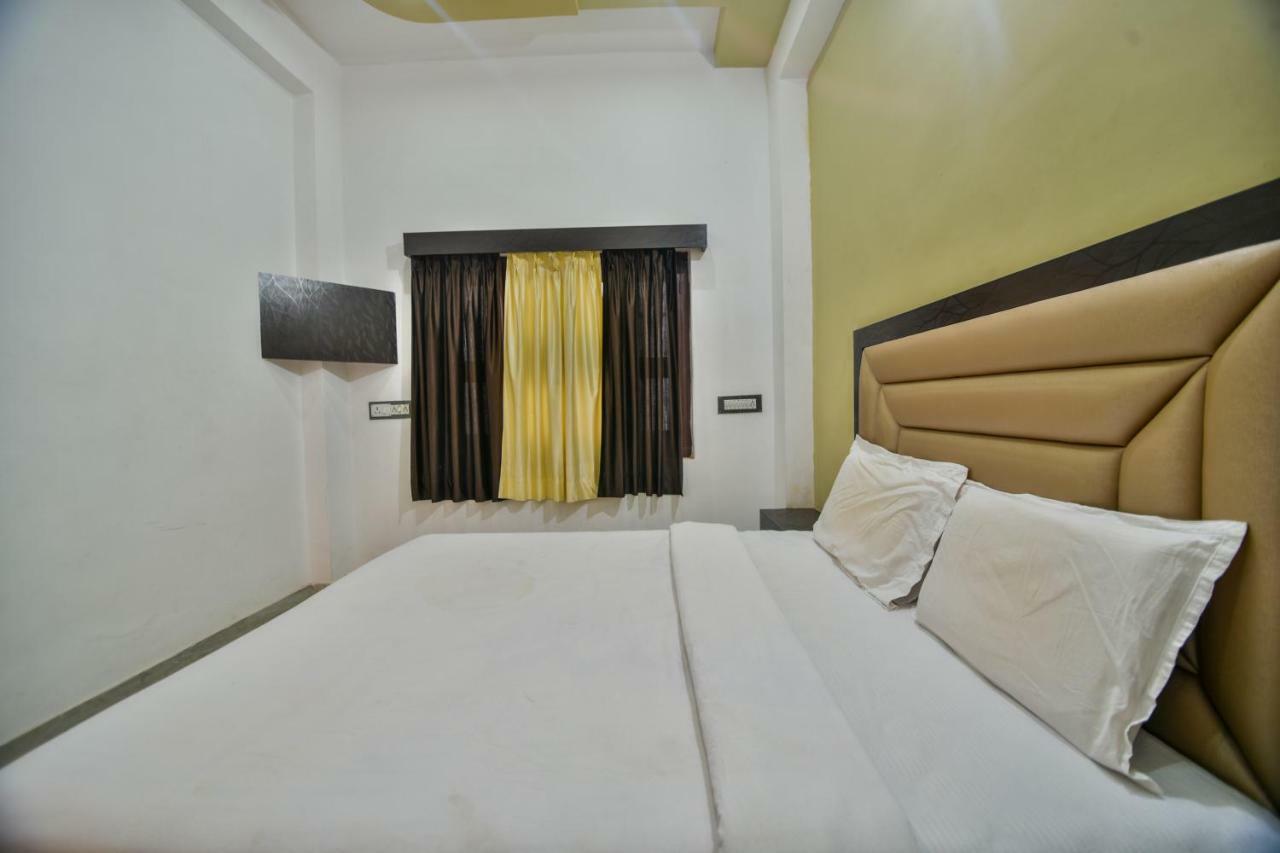 Hotel Vinayaka Nāthdwāra Екстериор снимка