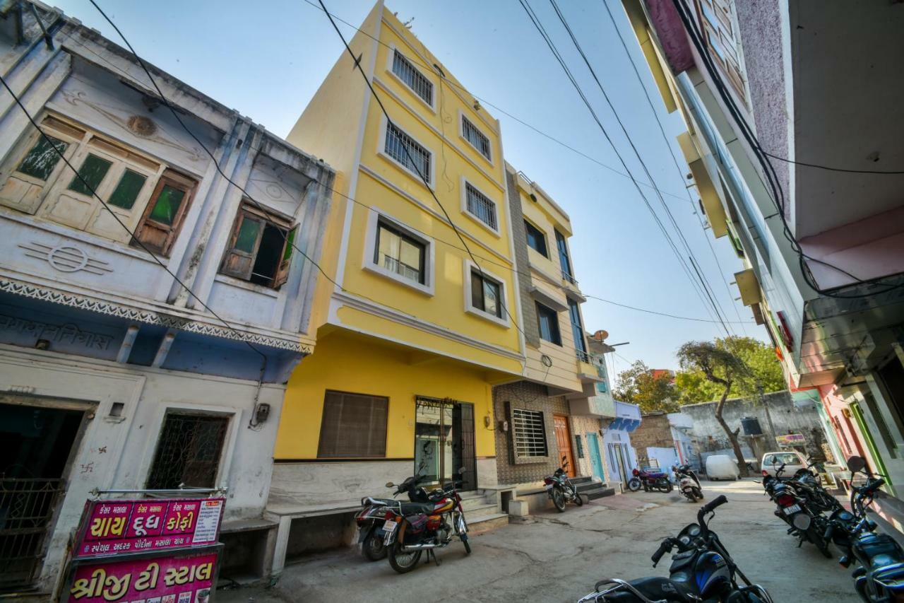 Hotel Vinayaka Nāthdwāra Екстериор снимка